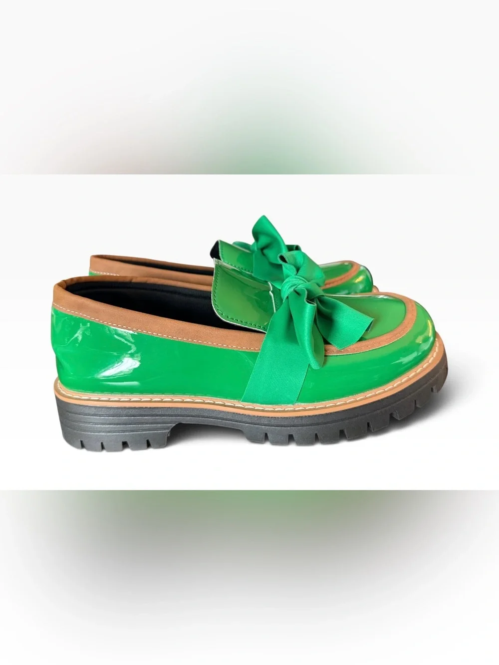 New Green Patent Bow Lug Sole Loafers Women’s Size 11 EU 42